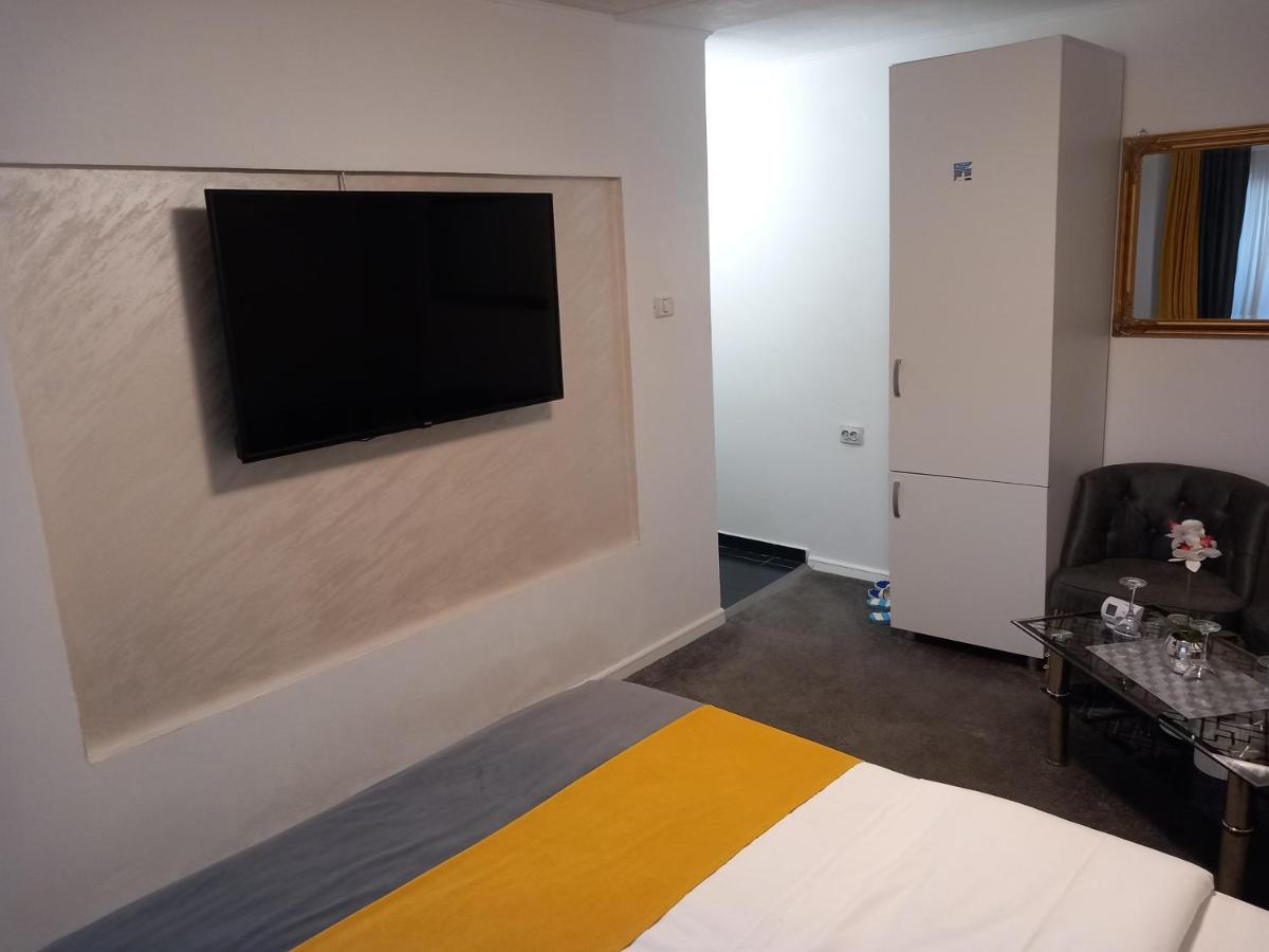 Vila Davison Târgu Jiu Exteriör bild